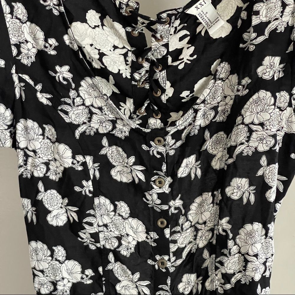 Floral Romper With Lace Up Back - Picture 12 of 13